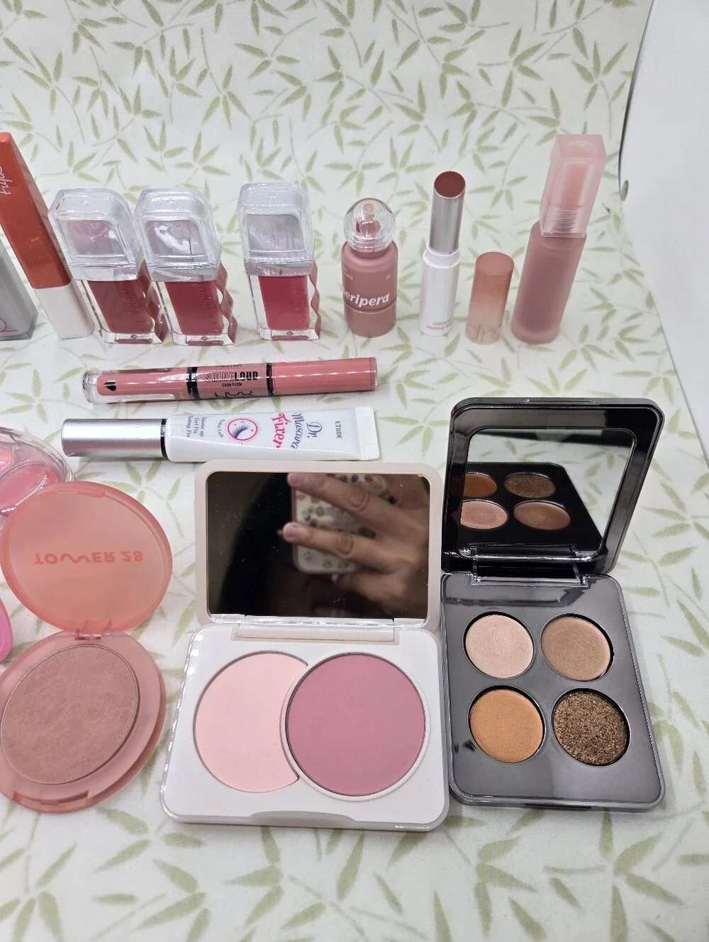 Set Of 15 Korean Pink And Peach Lipgloss, Blush, Eyeshadows Tower 28